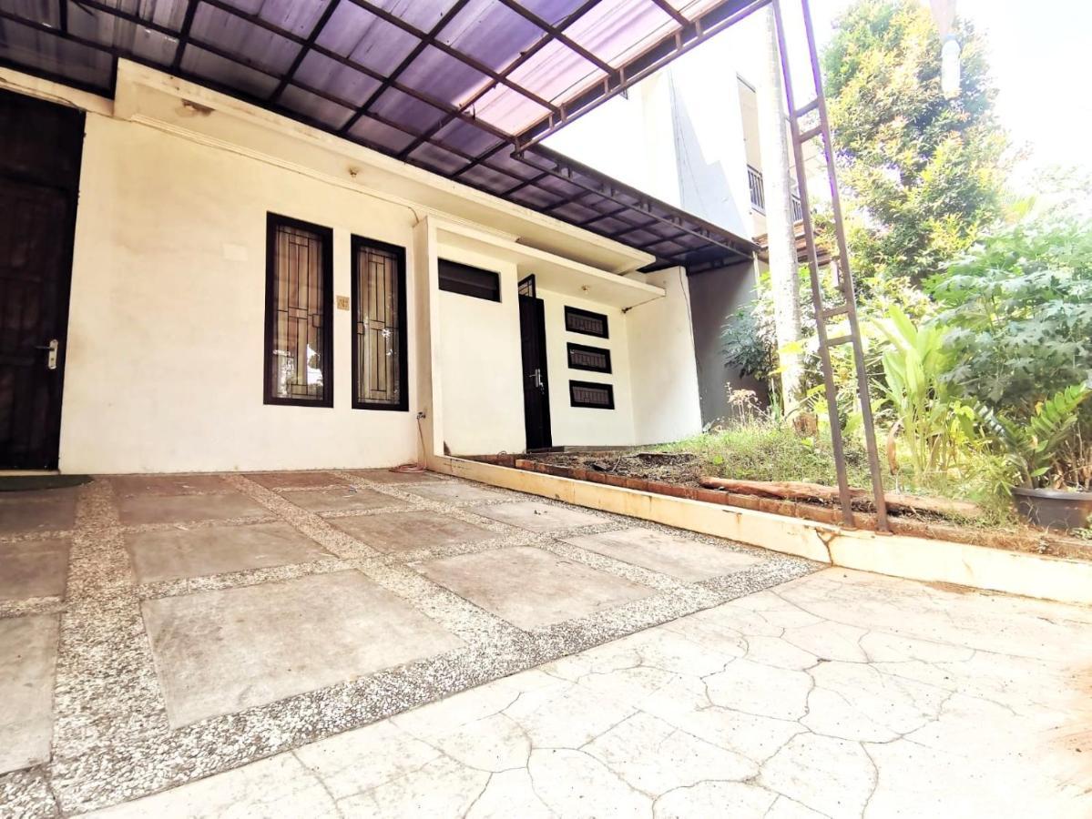 4-Bedroom Home In South Jakarta Nuansa Swadarma Residence By Le Ciel Hospitality Bagian luar foto