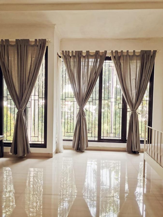 4-Bedroom Home In South Jakarta Nuansa Swadarma Residence By Le Ciel Hospitality Bagian luar foto
