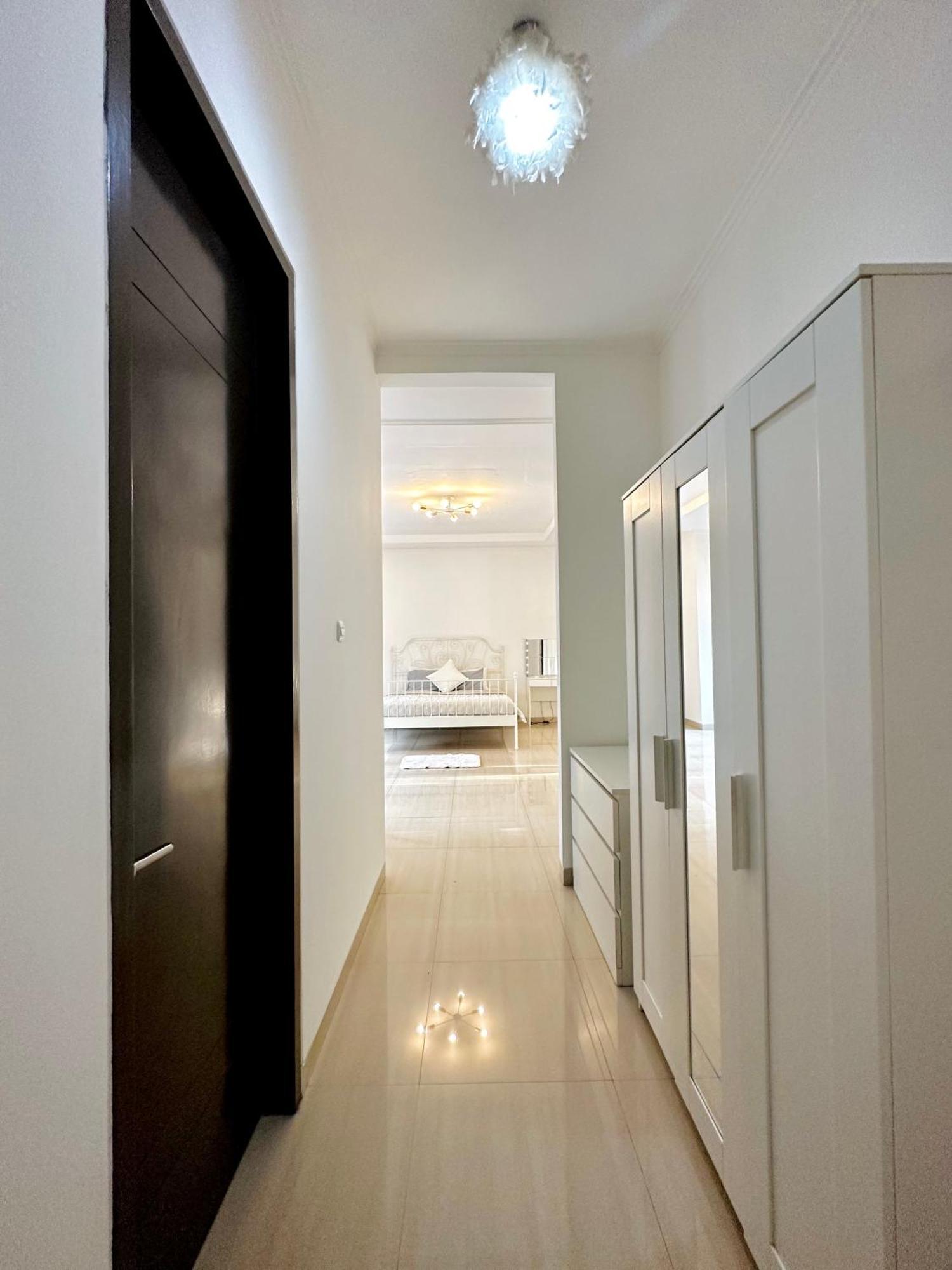 4-Bedroom Home In South Jakarta Nuansa Swadarma Residence By Le Ciel Hospitality Bagian luar foto