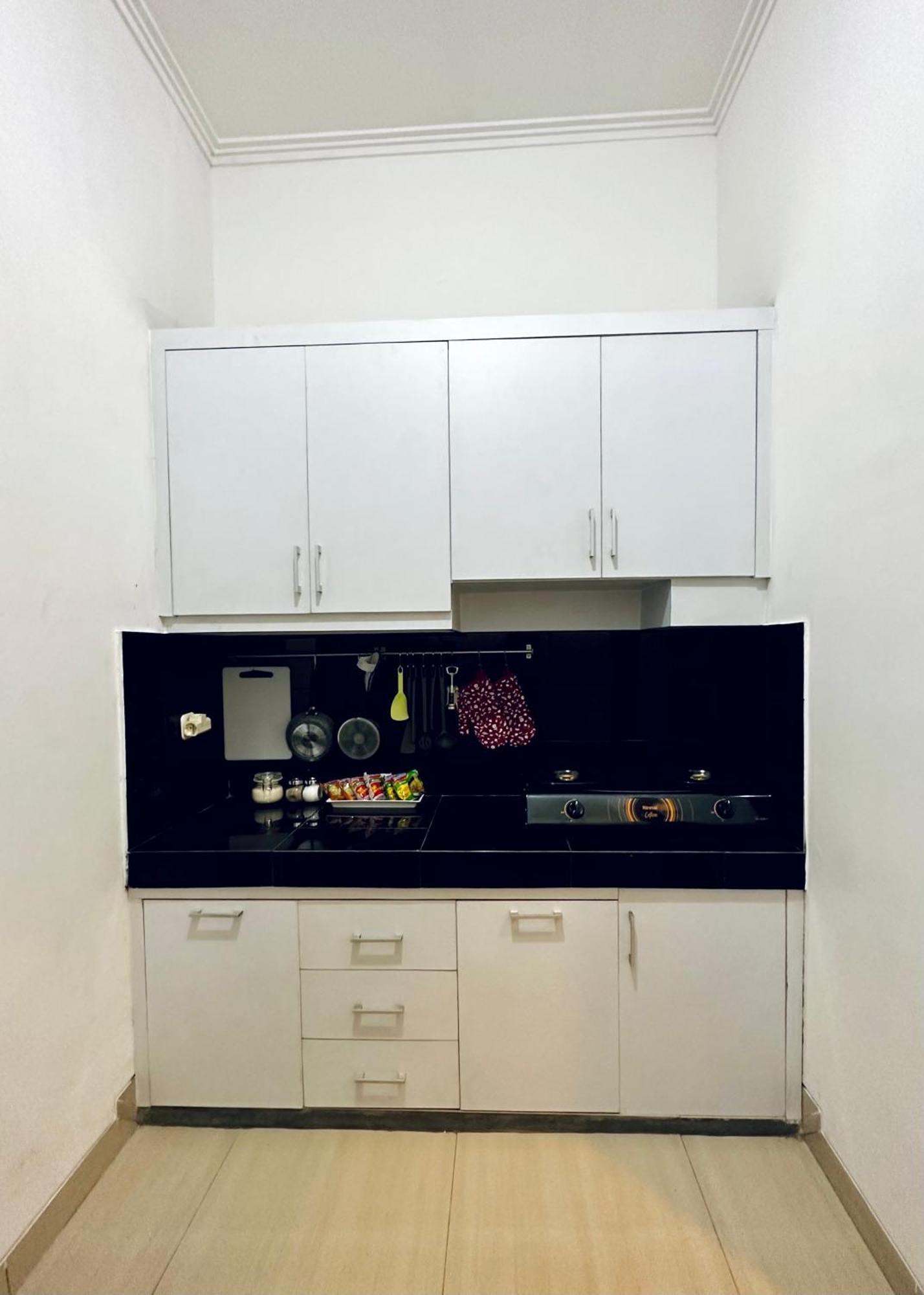 4-Bedroom Home In South Jakarta Nuansa Swadarma Residence By Le Ciel Hospitality Bagian luar foto
