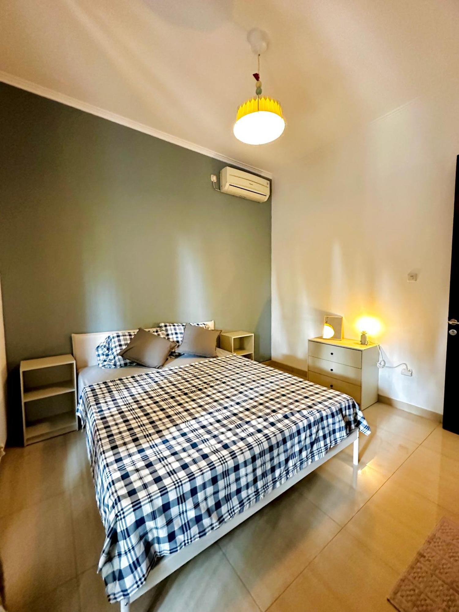 4-Bedroom Home In South Jakarta Nuansa Swadarma Residence By Le Ciel Hospitality Bagian luar foto