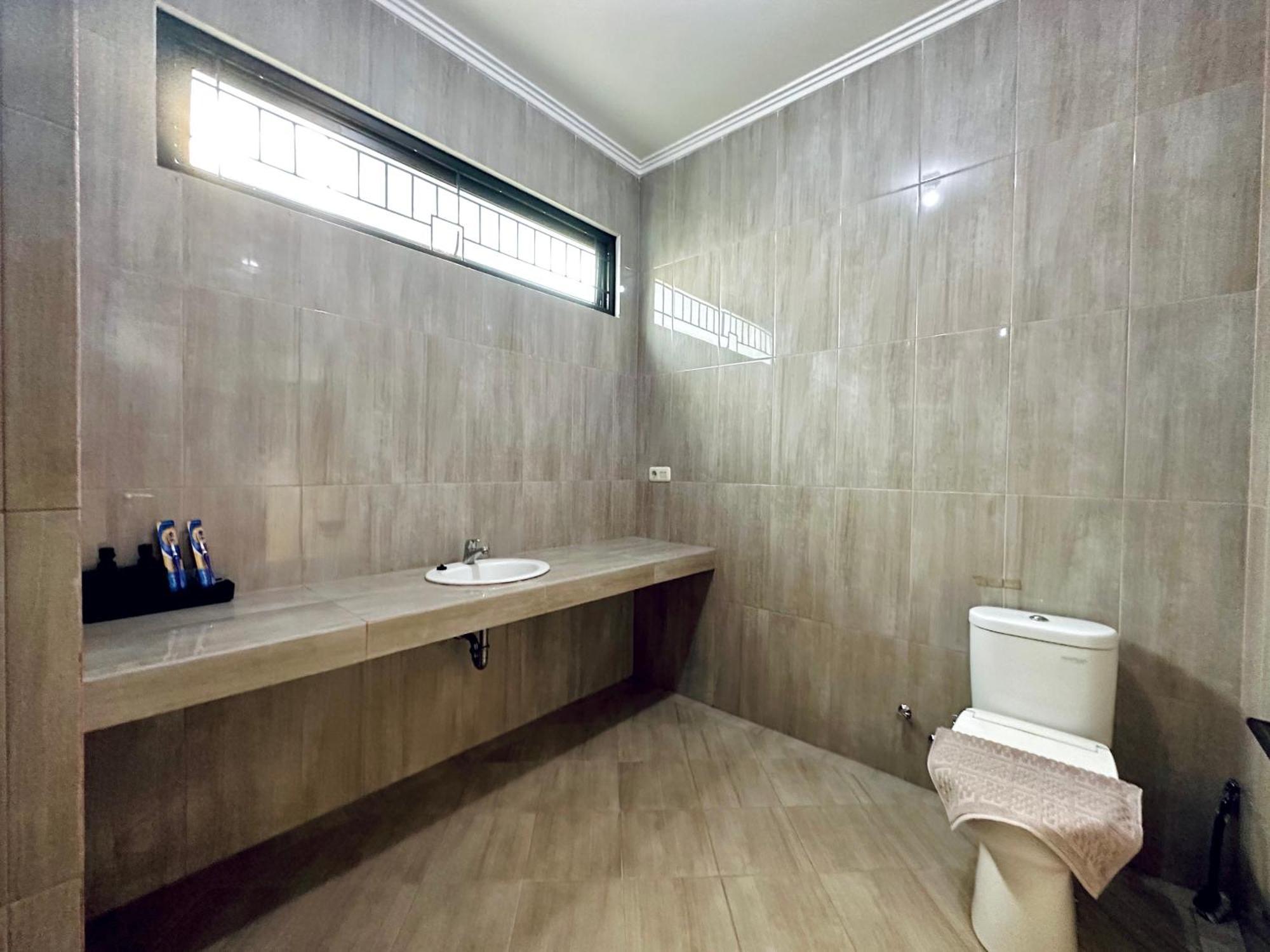 4-Bedroom Home In South Jakarta Nuansa Swadarma Residence By Le Ciel Hospitality Ruang foto